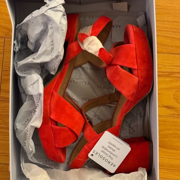 Aerosoles Red Suede platform sandals - Picture 3 of 3